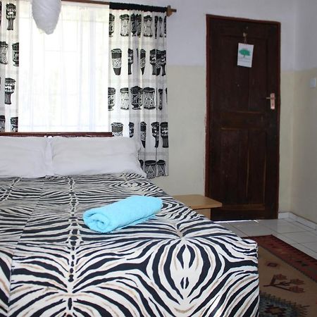 Reed Mat Lodge Lusaka Esterno foto