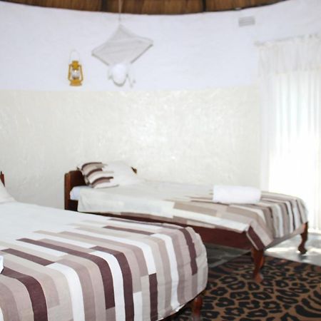 Reed Mat Lodge Lusaka Esterno foto