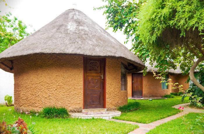 Reed Mat Lodge Lusaka Esterno foto