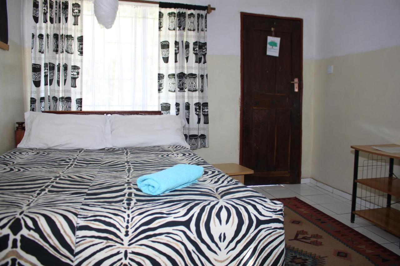 Reed Mat Lodge Lusaka Esterno foto