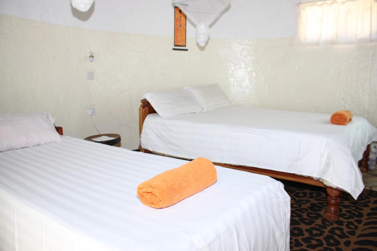 Reed Mat Lodge Lusaka Esterno foto